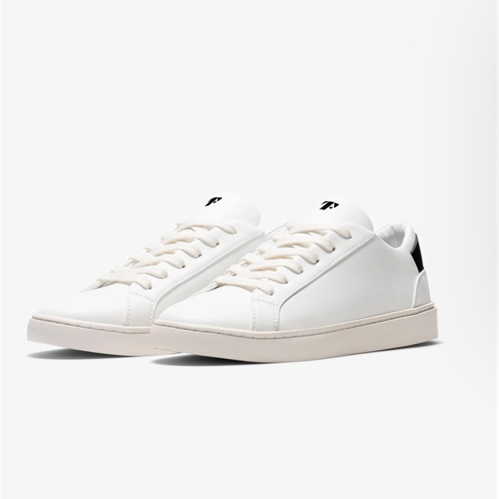Thousand Fell Women's Sneakers sz 9 NIB white with black